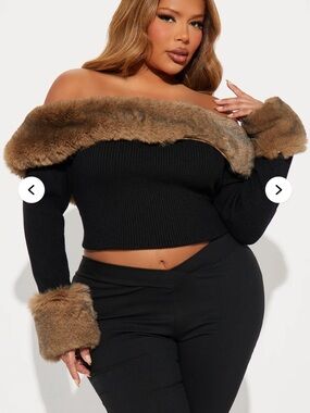 Fur Bunny Faux fur cropped top with removable fur-black 1x
NEVER WORN